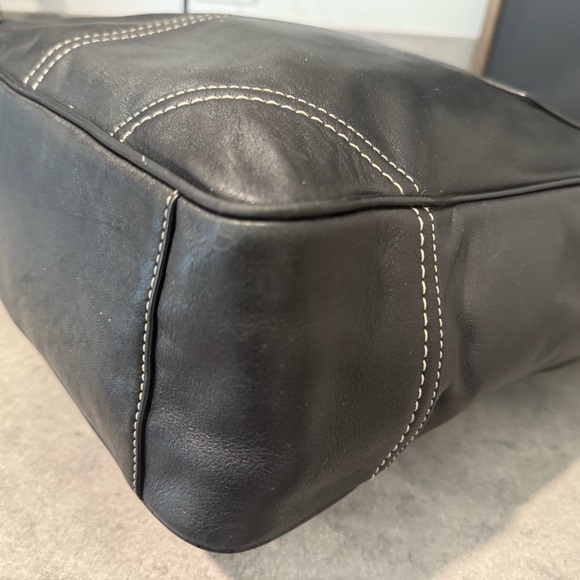 Coach Leatherware Black Tote/Shoulder Bag in GUC!! - Picture 5 of 14